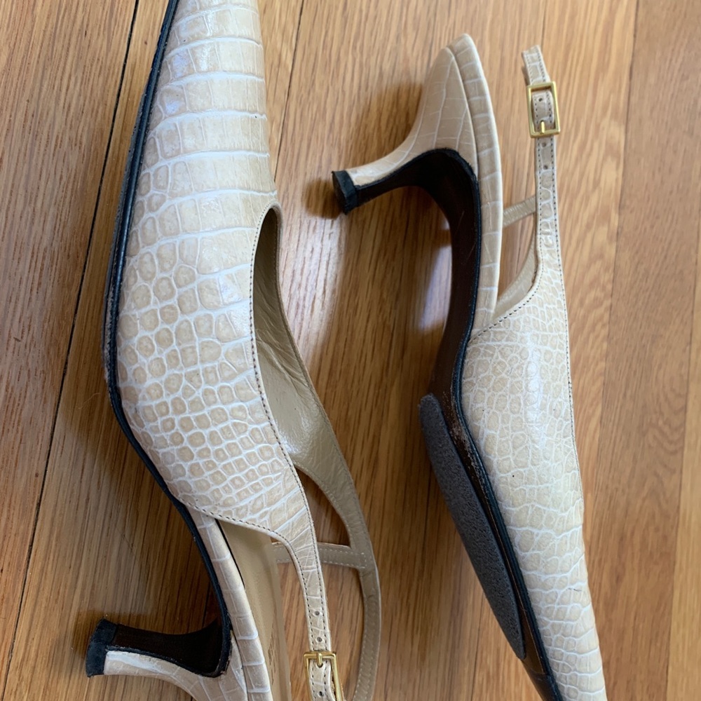 Stuart Weitzman - Picture 3 of 3